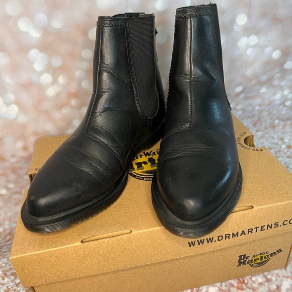 Dr. Martens Shoes Dr Martens Zillow Refinechelsea Boot In Black